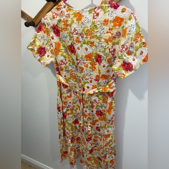 LIKE NEW- ORVIS - FLORAL PRINT DRESS - Medium - Picture 4 of 6
